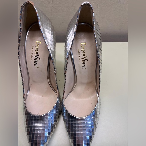 Made in Italy EMMA VIANI Silver Stiletto Heels with Chevron Pattern - Picture 2 of 7